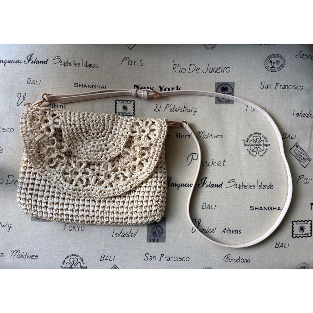 LC Lauren Conrad Beige Straw Crochet Crossbody/Clutch Purse Boho Summer Floral - Picture 4 of 8